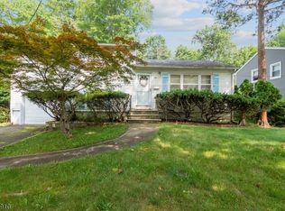 91 S Ashby Ave, Livingston, NJ 07039