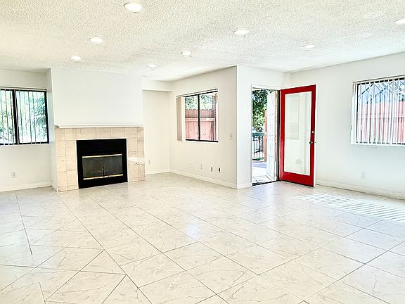 3rd image of 330 Burchett St Unit 101