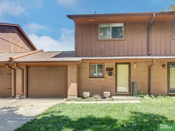 4710 Canterbury Ln, Lincoln, NE 68512