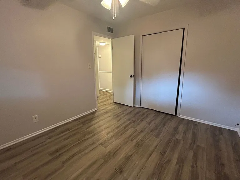 516 Hillview Blvd — Photo 15
