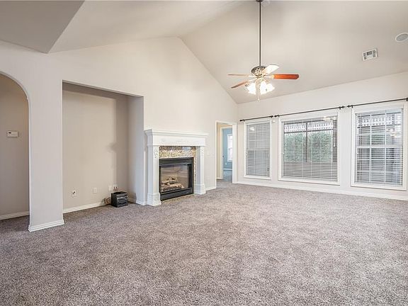 3rd image of 19 Morganshire Dr