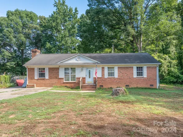 124 Shady Bluff Dr, Gastonia, NC 28052