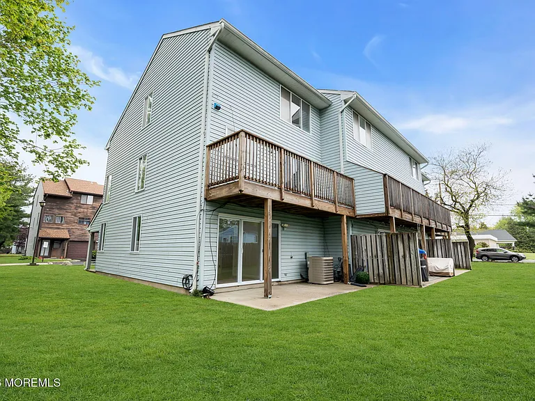190 Spruce St #4 — Photo 36