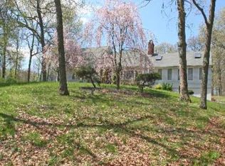 108 Godfrey Ln, Huntington, NY 11743