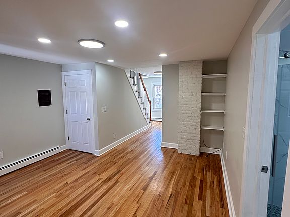 5th image of 35 1/2 James St Floor 2