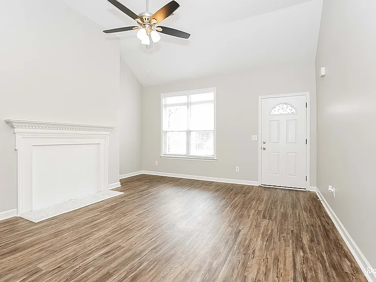 4413 Winton Dr — Photo 6