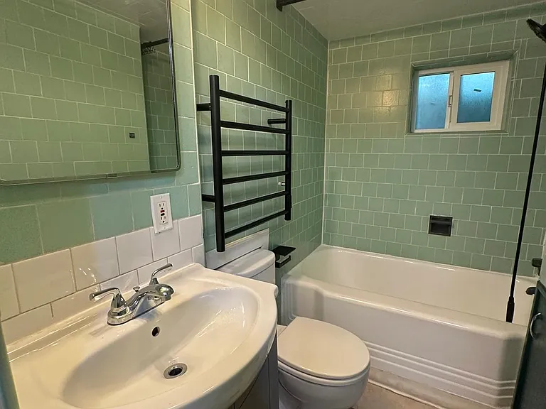2032 Vista Del Mar St #1 — Photo 7