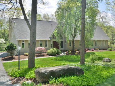 32 Aspen Way, Upper Saddle River, NJ, 07458