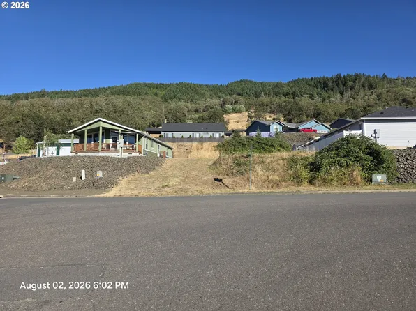 411 Clark St, Myrtle Creek, OR 97457