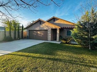 21114 Universal St, Lost Hills, CA 93249