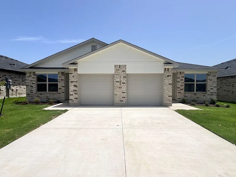 1269 Lehmann Dr #A/B — Photo 1