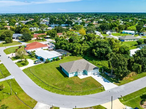 2125 SE Shipping Road, Port St Lucie, FL 34952