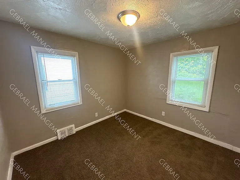 8606 Strathmoor St — Photo 8