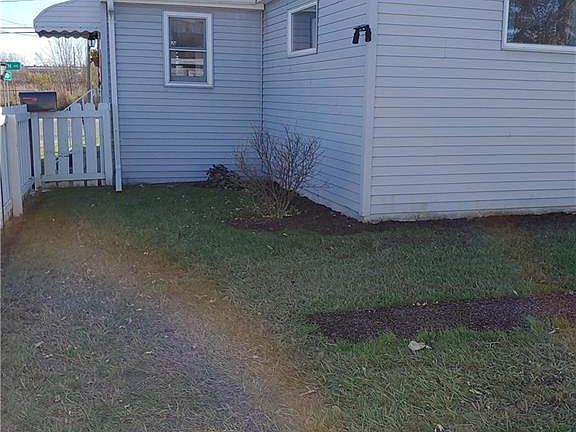 4th image of 3318 Walden Ave