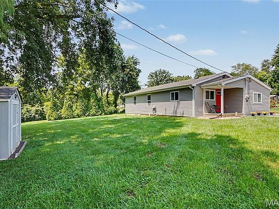 2nd image of 31 Plackemeier Dr