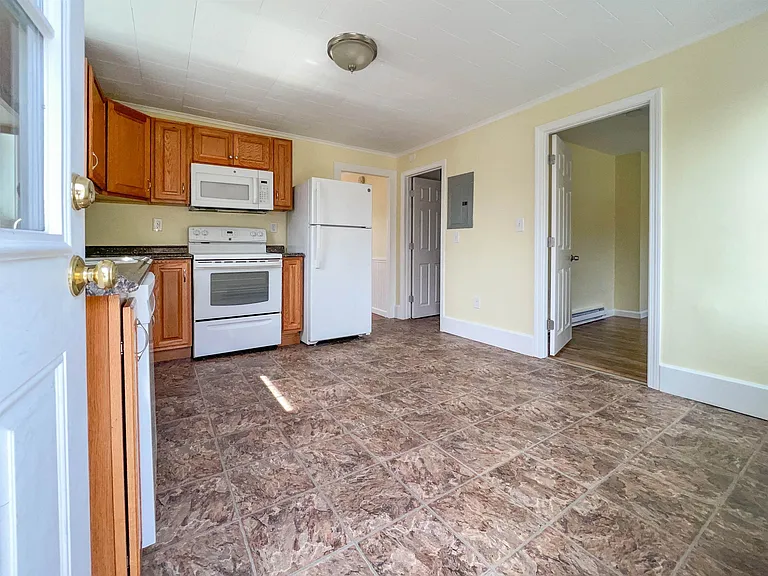 35 Keene Rd #A — Photo 3