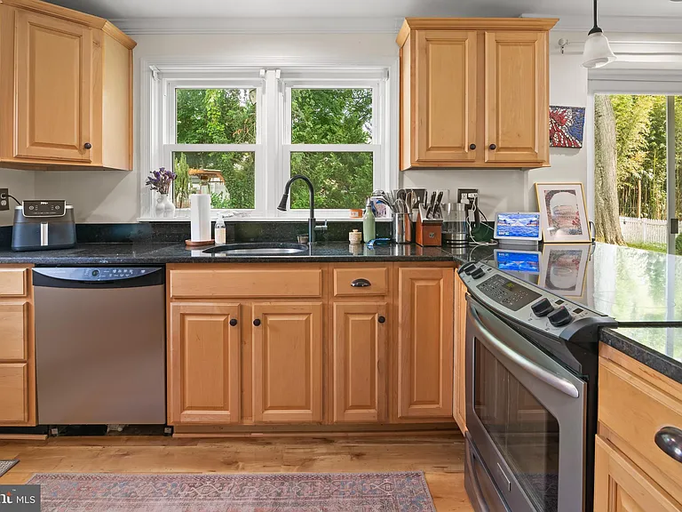 214 Sumner Rd — Photo 15
