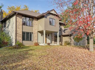 2249 High Pointe Rd, Mendota Heights, MN 55120