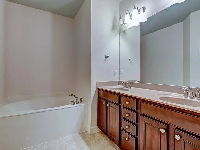 2027 Cobblestone Cir NE — Photo 26