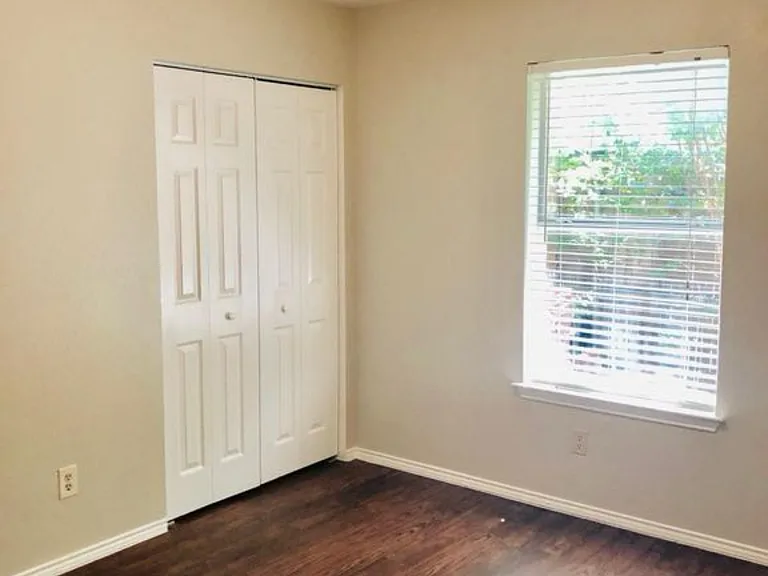 5902 Lakey Dr — Photo 13
