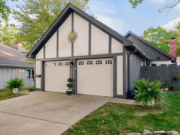 7206 Mastin St, Merriam, KS 66203