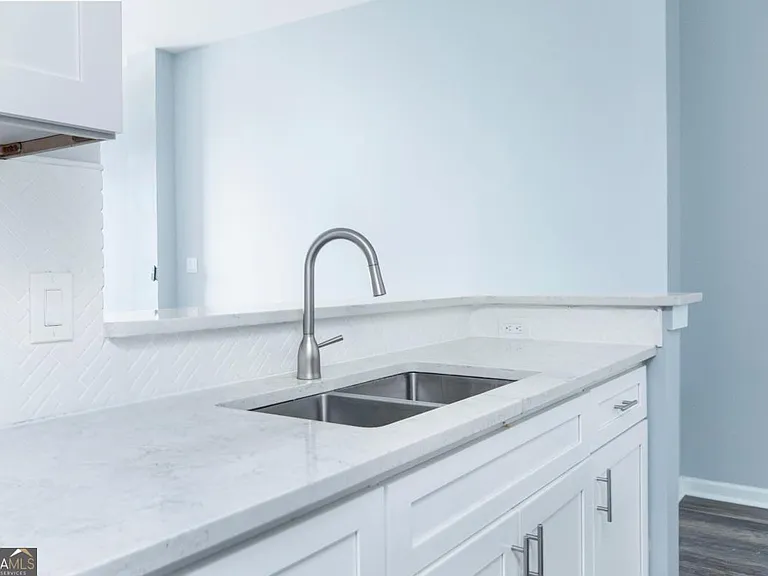 3040 Peachtree Rd NW #613 — Photo 12