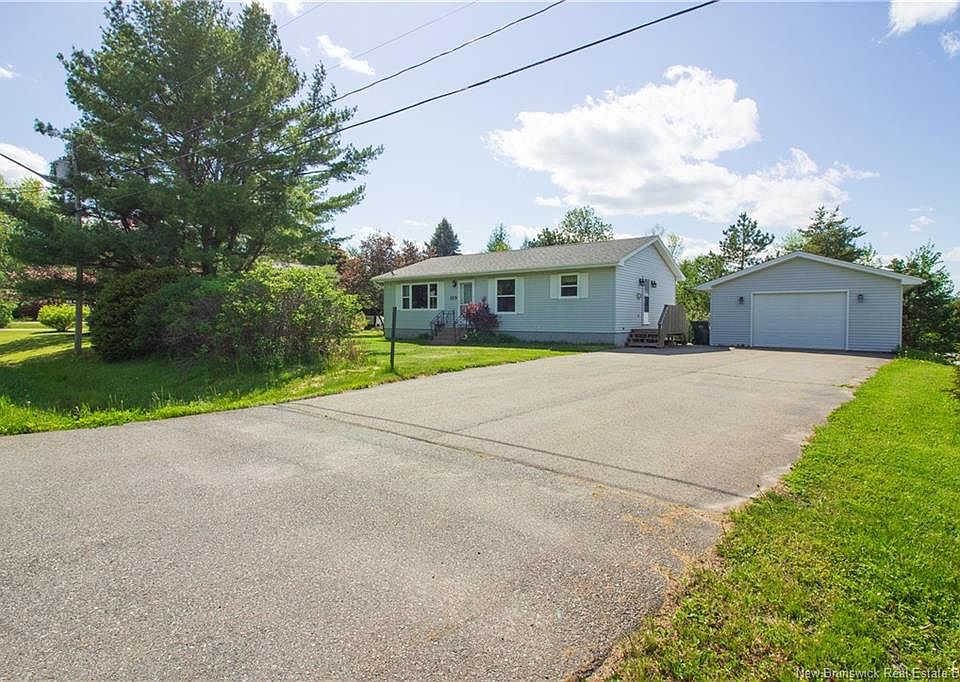 1st image of 109 Mapleton Cres