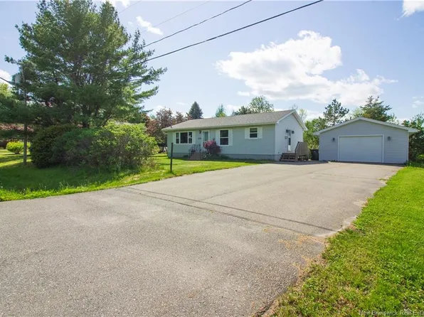 109 Mapleton Cres, Hampton, NB E5N 5E7