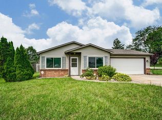7011 Red Haw Dr, Fort Wayne, IN