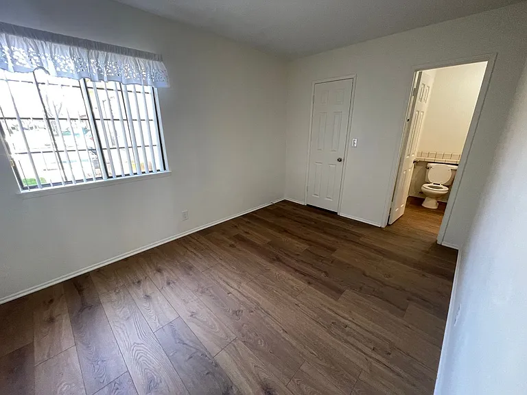 19230 Elm Dr — Photo 7