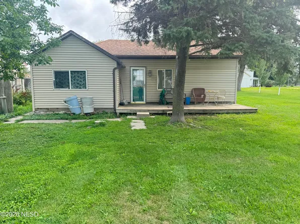 103 Oak St, Henry, SD 57243