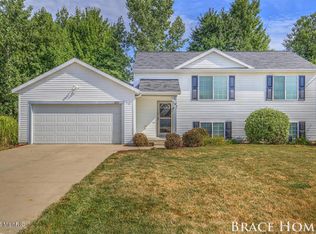 1819 Durango Ct SW, Wyoming, MI 49519