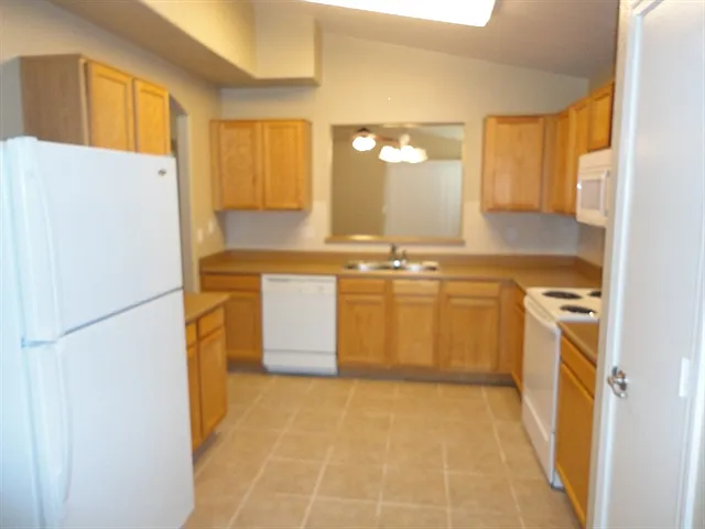 1505 S 81st Dr — Photo 2