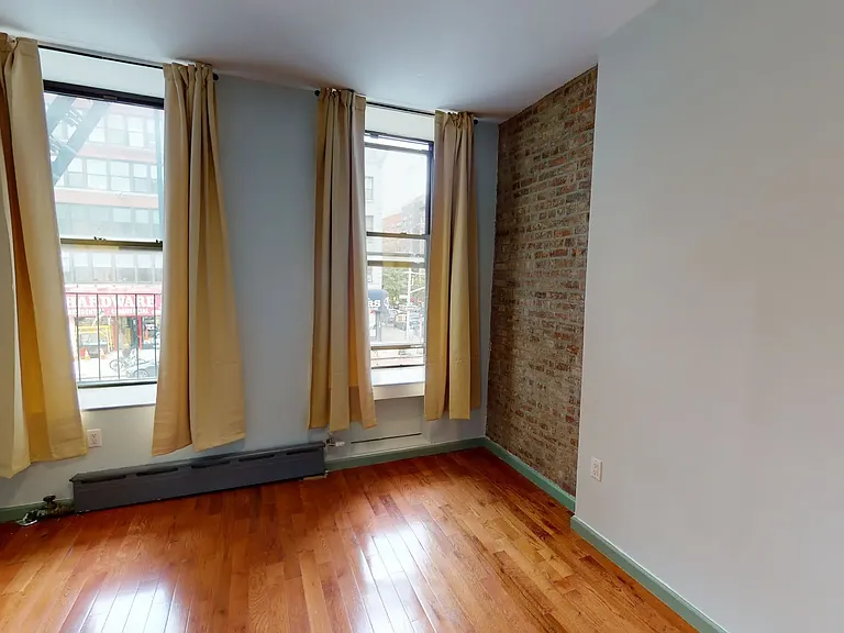 2036 2nd Ave #1 — Photo 8