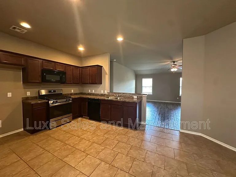8517 SW 50th St — Photo 8