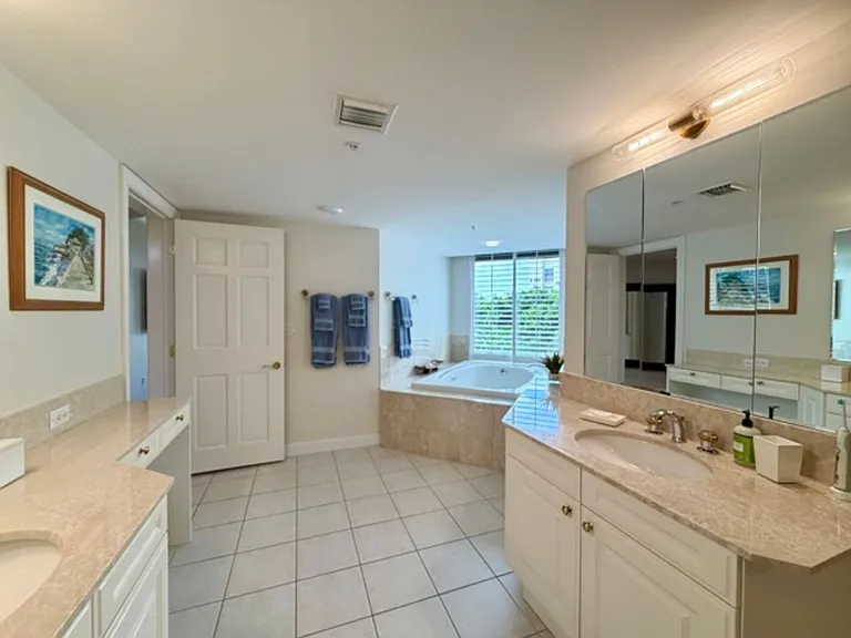 4021 Gulf Shore Blvd N #202 — Photo 16
