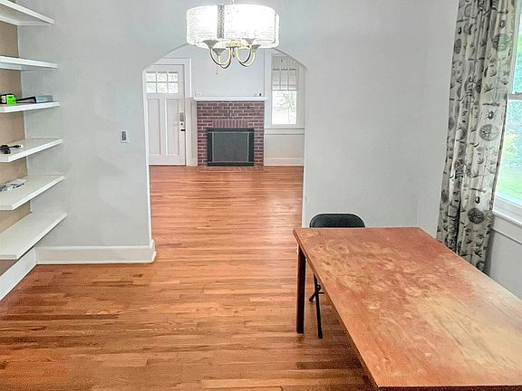 2nd image of 621 Poplar St