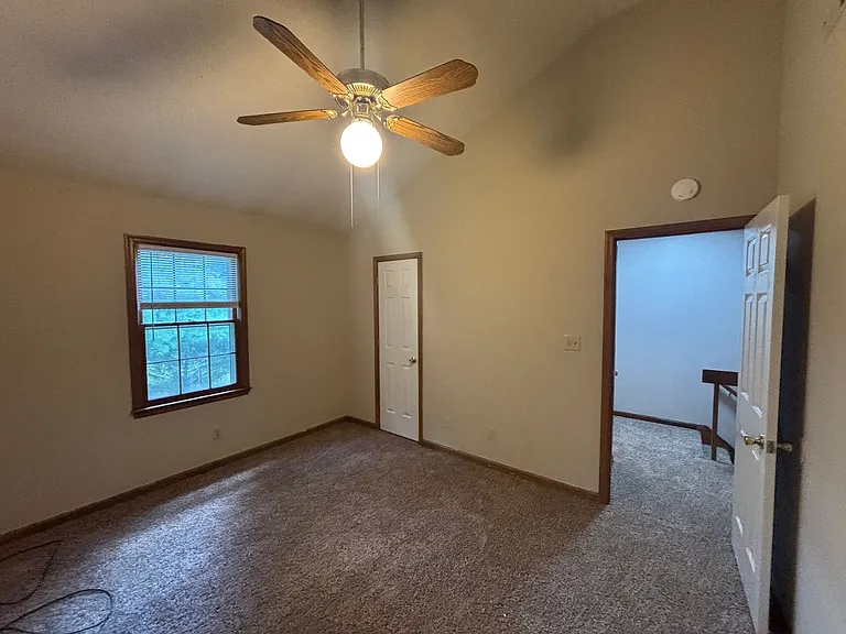 102 Settlement Dr — Photo 8