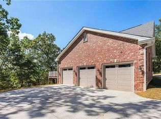 150 Sugar Mountain Dr, Fenton, MO 63026