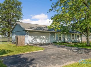 17719 Brim Rd, Bowling Green, OH 43402