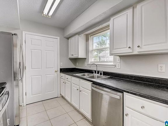 3rd image of 1306 Hillsboro Ln