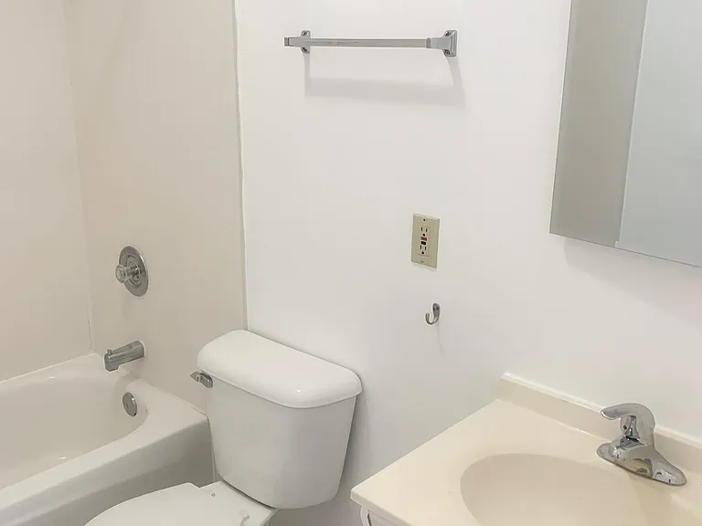Unit 15-Bathroom