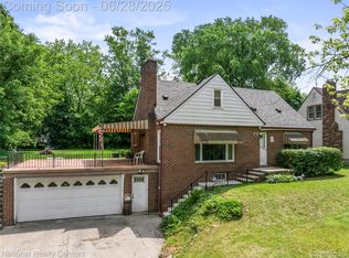 77 Exmoor Rd, Waterford, MI 48328