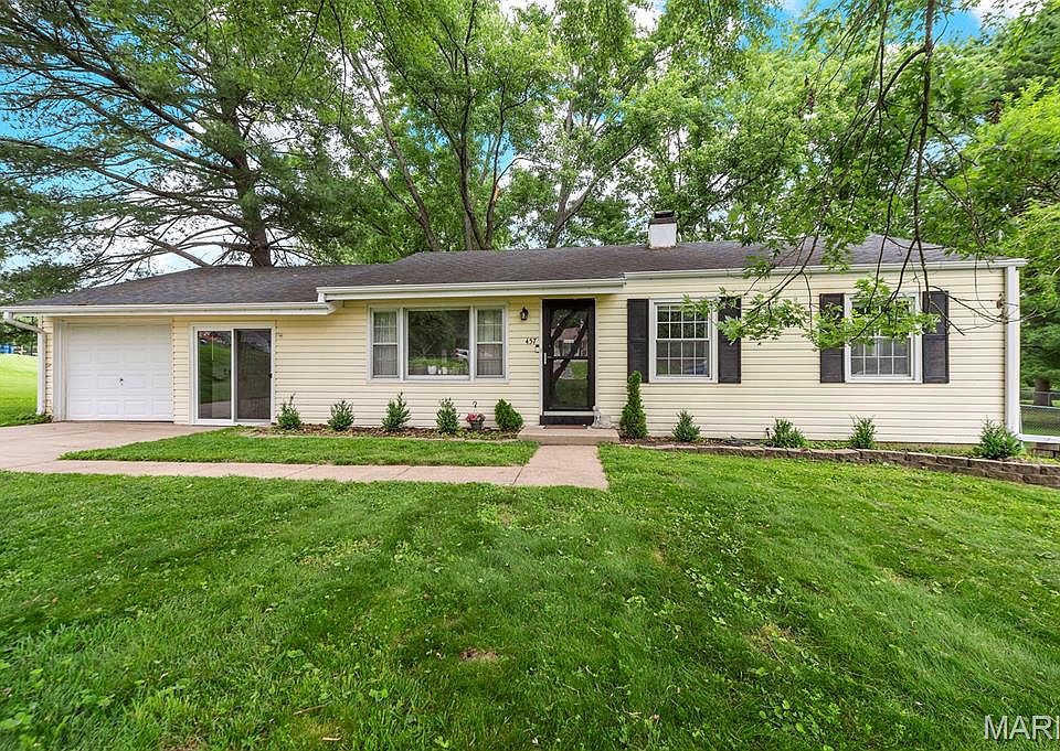 1st image of 457 Vail Ct