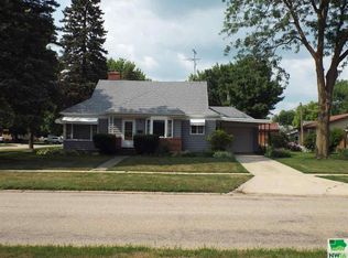 604 5th St, Sibley, IA 51249
