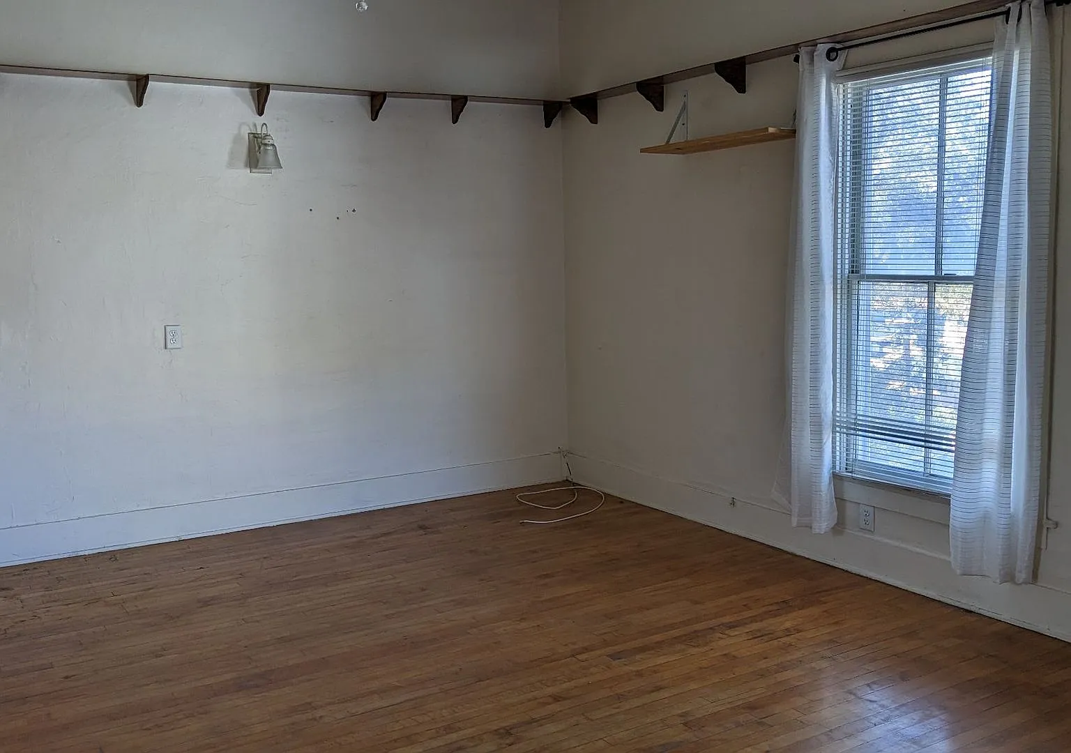 1730 Johnson Ave — Photo 2