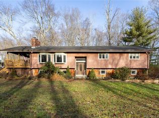 208 Sugar St, Newtown, CT 06470