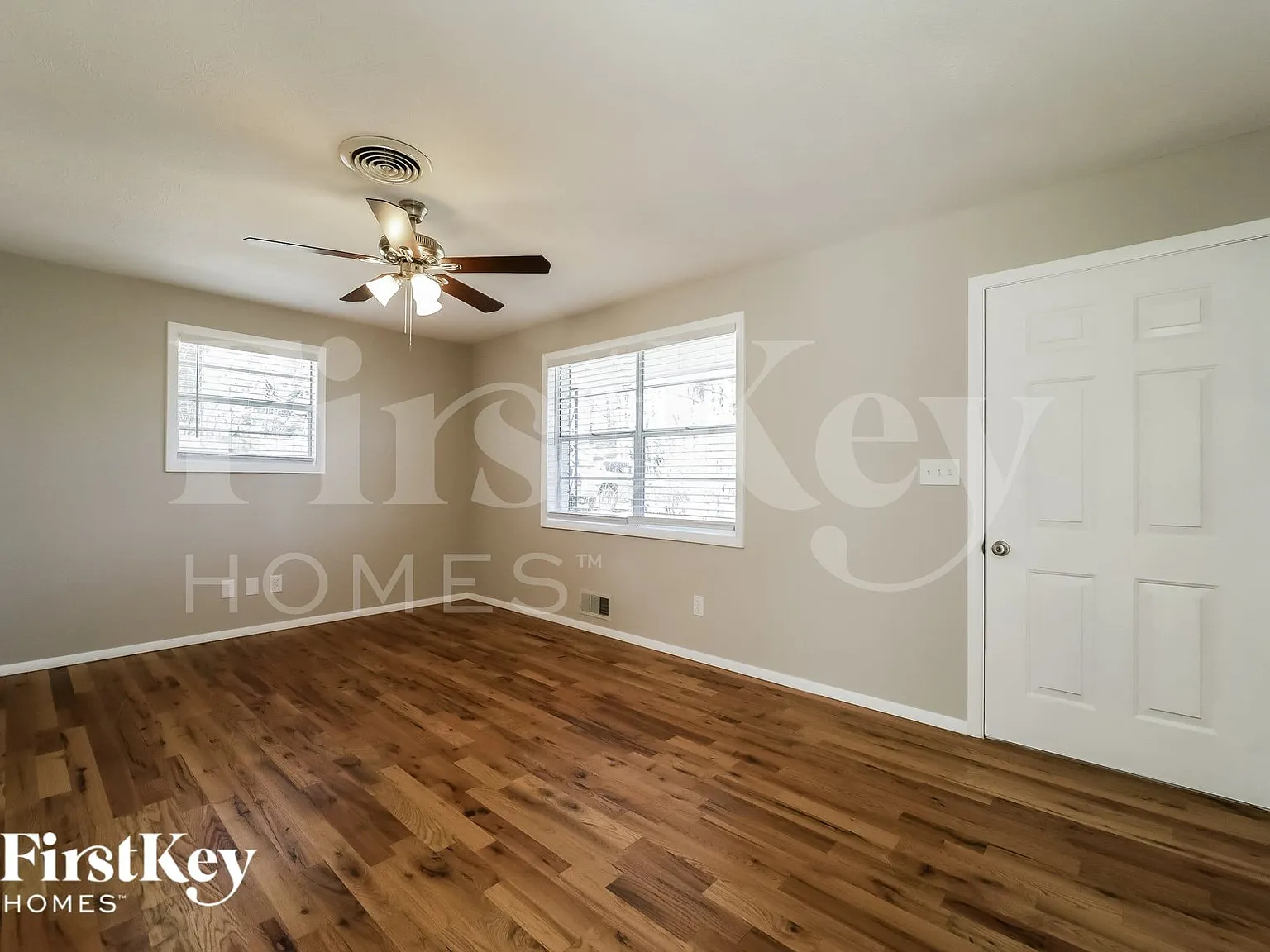 3 bed, 1.5 bath, 1650 sqft, $2,795 — Photo 2