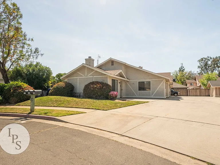 Colett:7579 — Photo 1