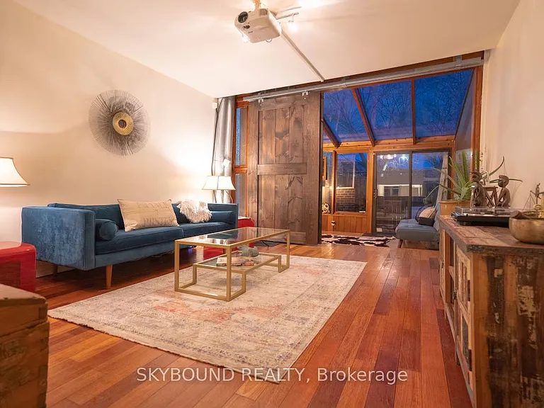 12 Ashby Pl — Photo 3